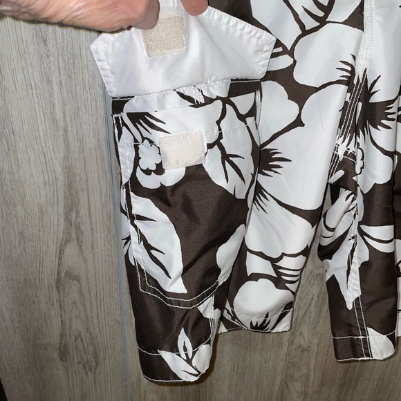 Old Navy Brown & White Floral Surf Shorts Lined Cargo Pocket Tie Front Sz M - Picture 3 of 11